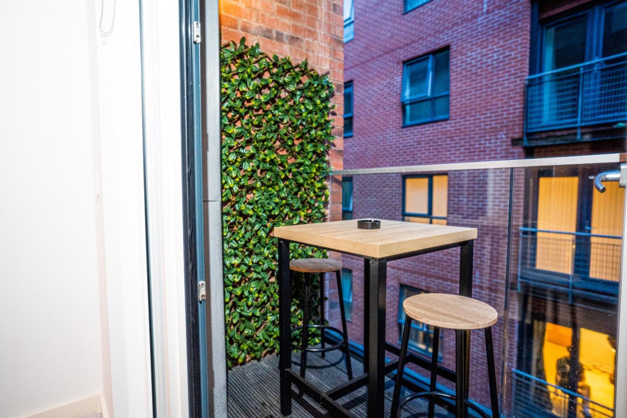Manchester City Centre Apt With Balcony & Free Parking - Including Free 1-Hour Late Check-Out For Bookings On The 29Th 31St May, Justeat Voucher For 2-Night Stays Minimum! Exteriér fotografie